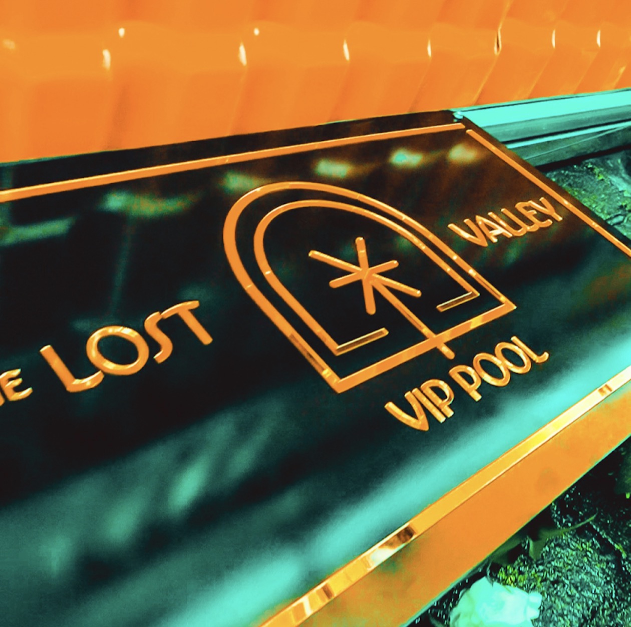 Lost Valley VIP Pool · Quito